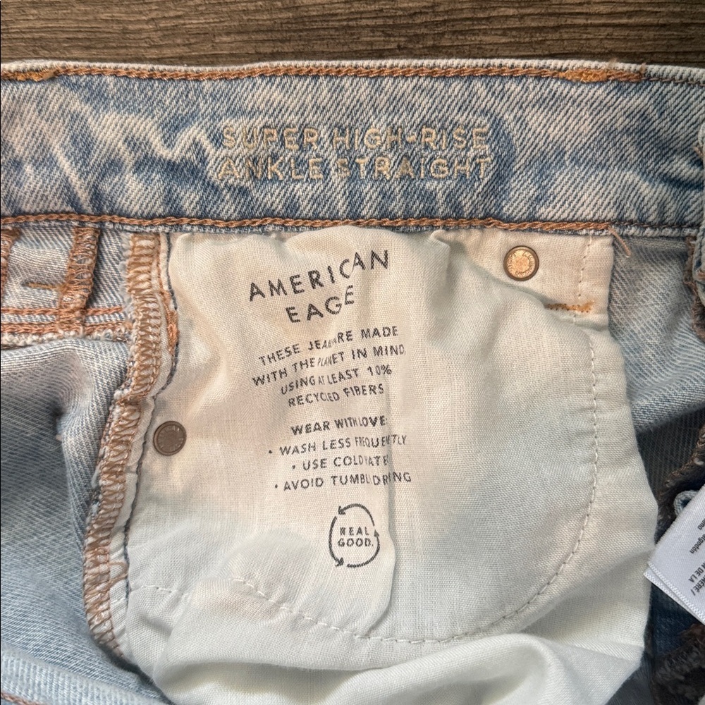 America Eagle Distressed Stretch Super High Rise Ankle Straight Jeans Size 0 - Picture 4 of 8